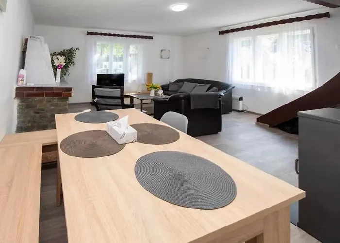 Chaloupka Vsemily Tatil Evi
